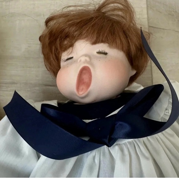 Ancor Open Mouth Choir Dolls
Porcelain Plays Music
Christmas Vintage Rare - Picture 3 of 9